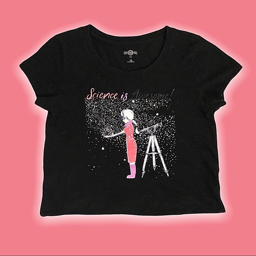 graphic baby tee!! 💗🔭